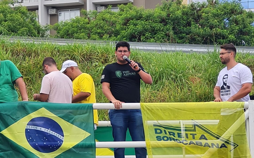 Vinícius Aith participa de carreata em apoio a Bolsonaro