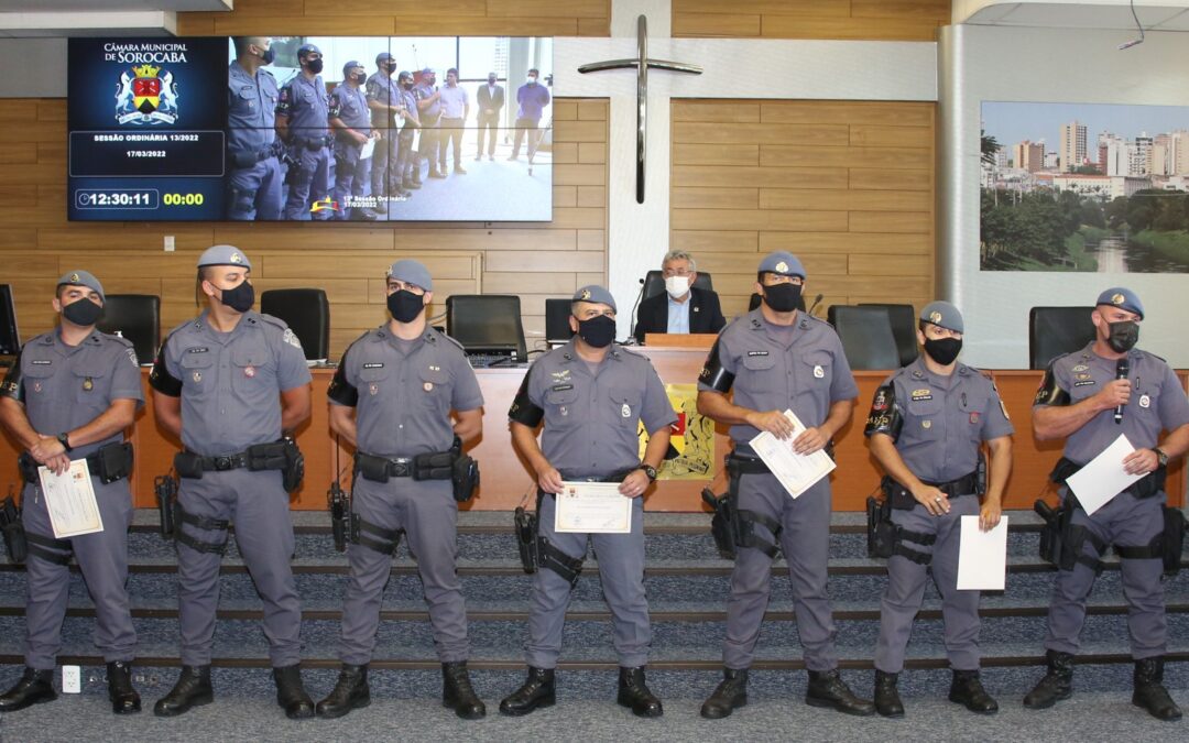 Vinícius Aith propõe homenagem a PMs que salvaram vítimas de enchentes