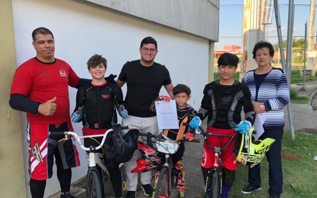 Vinícius Aith pede continuidade e ampliação do transporte para competidores de Bicicross