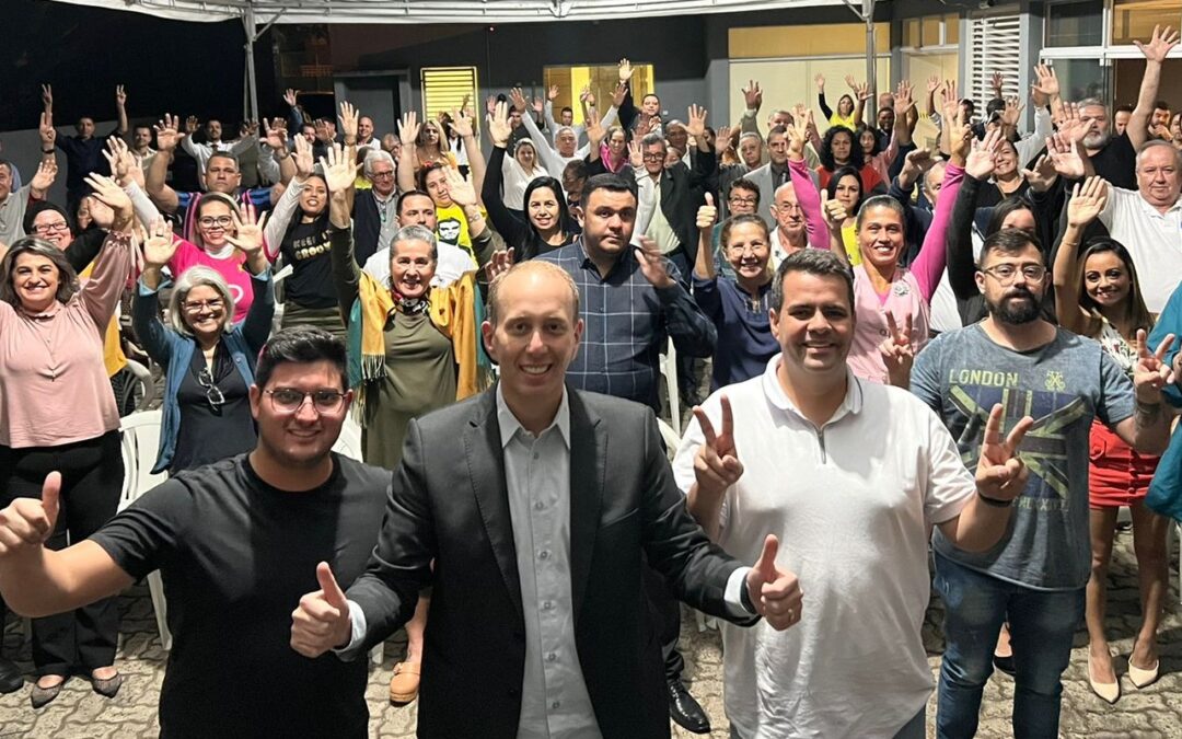 Vinícius Aith se reúne com mais de 100 apoiadores à sua pré-candidatura a deputado