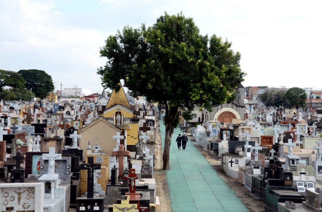 Vereador Aith cobra implantação de torneiras no Cemitério da Saudade