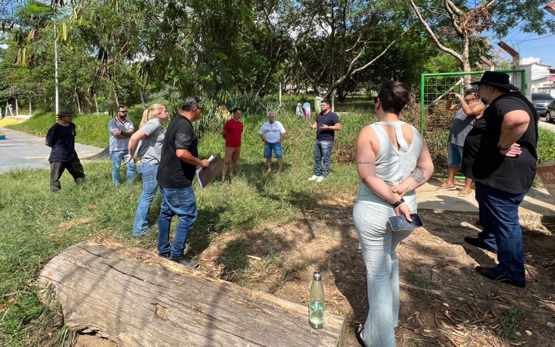 Vereador Aith participa de reunião com moradores no Jardim Leocádia